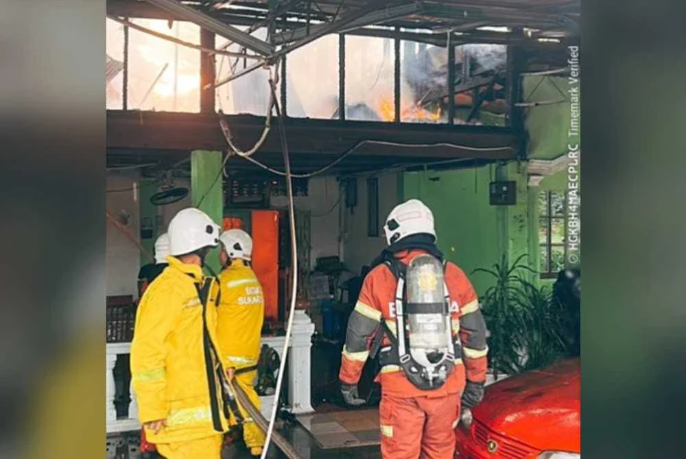 Kebakaran dianggarkan memusnahkan kira-kira 60 peratus daripada keseluruhan struktur rumah. Foto JBPM