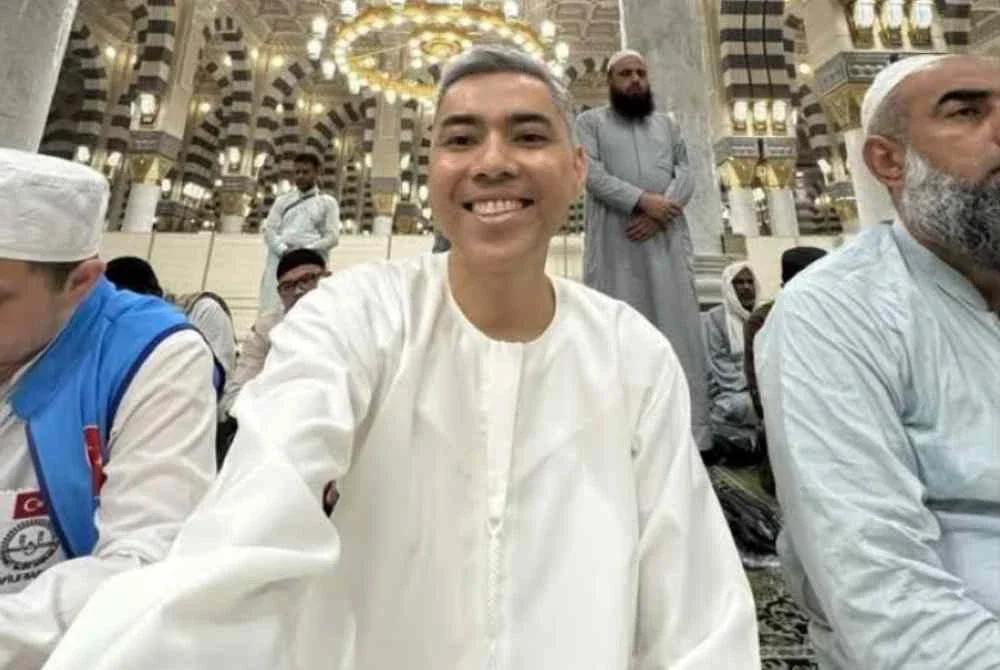 Hafeez meraih perhatian ramai menerusi kandungan berkaitan kerjayanya sebagai pramugara, termasuk perkongsian pengalaman mengendalikan penumpang dan jemaah haji sepanjang penerbangan.