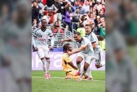 Youri Tielemans menyempurnakan penalti pada minit ke-124 untuk menghantar Belgium ke pusingan 16. Foto Agensi