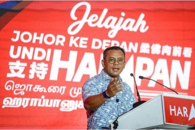 Amirudin ketika berucap pada Jelajah Johor Ke Depan Undi Harapan sempena kempen Pilihan Raya Negeri (PRN) Johor ke-16 di Senggarang hari ini. - Foto: Bernama
