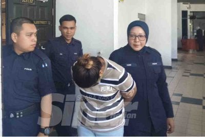 Seorang ibu tunggal didakwa pertuduhan memiliki bahan lucah dan menyebar di media sosial gambar bogel yang disunting, bulan lalu.