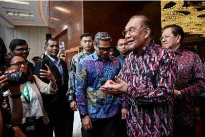 Anwar hadir semasa soal jawab di Meja Bulat Asia Pasifik (APR) ke-39, pada Khamis. Foto Bernama 