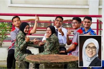 Literasi perlembagaan sering dikaitkan dengan pembentukan kewarganegaraan demokratik yang menekankan keseimbangan antara hak dan tanggungjawab. Gambar kecil: Wan Norhasniah