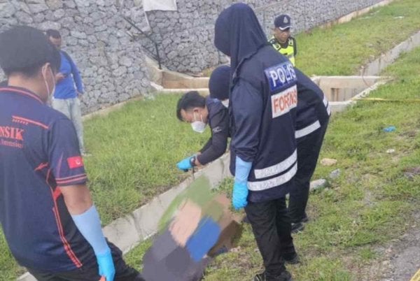 Mayat mangsa dihantar ke Unit Forensik Hospital Kuala Krai untuk dibedah siasat bagi mengenal pasti punca kematian.