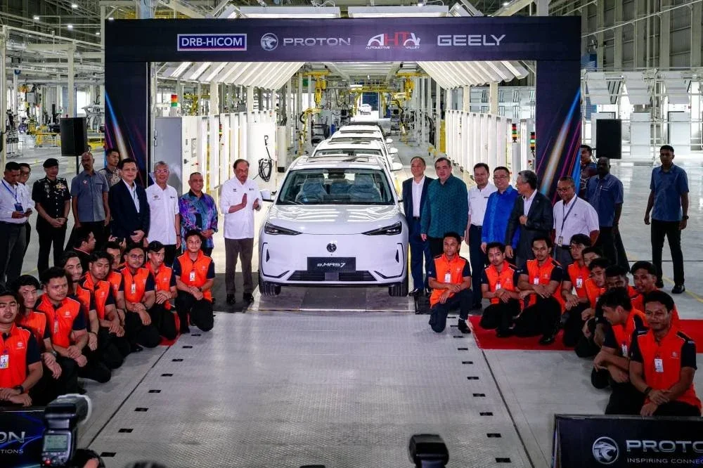 Perak turut merekodkan pertumbuhan tertinggi dalam tempoh sedekad pada kadar 5.7 peratus, didorong lonjakan sektor pembuatan khususnya industri peralatan pengangkutan dan automotif.