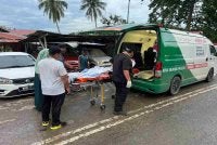 Van ambulan yang digunakan persatuan untuk bergerak menghantar pesakit ke daerah seluruh Sabah.