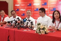 Maszlee (tengah) pada sidang akhbar selepas Peluncuran Manifesto PH di Johor Bahru pada Jumaat.
