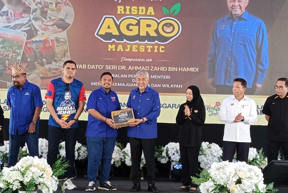 PRN Johor: ‘Kita tidak pernah bergaduh, bermanja dengan PH’ – Ahmad Zahid PRN Johor: ‘Kita tidak pernah bergaduh, bermanja dengan PH’ – Ahmad Zahid