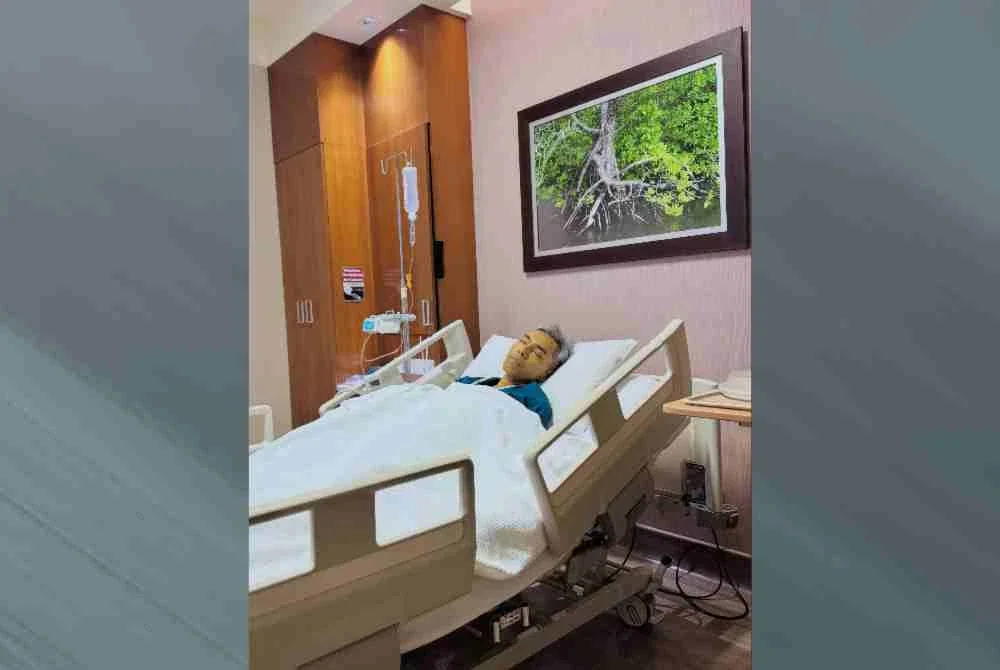 Pramugara Malaysia Airlines yang tular di media sosial, Hafeez Al Bukhary Zulkefly dilaporkan meninggal dunia pada Khamis selepas sebelum ini dikongsikan berada dalam keadaan kritikal.