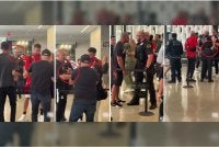 Kombinasi gambar menunjukkan seorang pegawai polis Dallas bertindak biadab terhadap delegasi pasukan Mesir. Foto Agensi