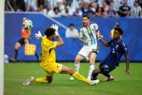 Messi meledak gol pembukaan Argentina pada minit ke-29. Foto: Agensi