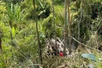 Seorang lelaki maut selepas lori 10 tan yang dipandu terjunam ke gaung sedalam kira-kira 150 kaki berhampiran Jambatan Pos Blau-Lojing, pada Sabtu. Foto 