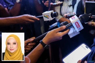 Tugas wartawan semakin mencabar dalam memastikan laporan yang tepat dan berintegriti susulan ancaman terhadap kebebasan media. Gambar kecil: Grace Aisyah