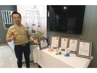 Pengasas Evotooth Platinum Sdn Bhd, Dr Martin Ong berbesar hati menerima pengiktirafan yang disifatkan sebagai bukti komitmen syarikat dalam memajukan bidang penjagaan kesihatan mulut.