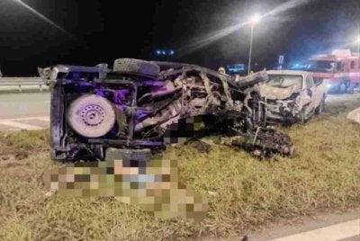 Tiga lelaki maut manakala seorang lagi cedera ringan dalam nahas membabitkan dua kenderaan pacuan empat roda di pusingan ‘P’ Lebuhraya Pan Borneo Sarikei-Sibu malam ini.