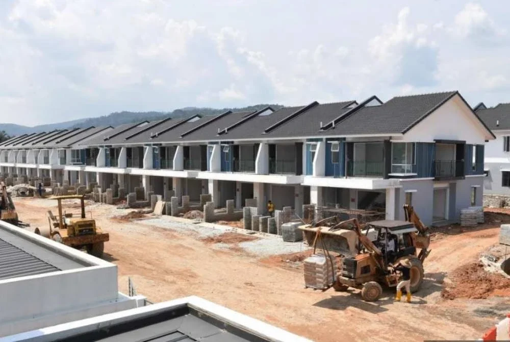 Terdapat 32,800 unit rumah kediaman bernilai RM16.37 bilion tidak terjual hingga suku pertama tahun ini. Gambar hiasan