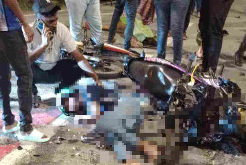Seorang penunggang maut apabila motosikalnya bertembung dengan sebuah motosikal lain berdekatan lampu isyarat di Jalan Kuda Kepang, Taman Ria Jaya, Sungai Petani awal pagi Ahad. Foto tular