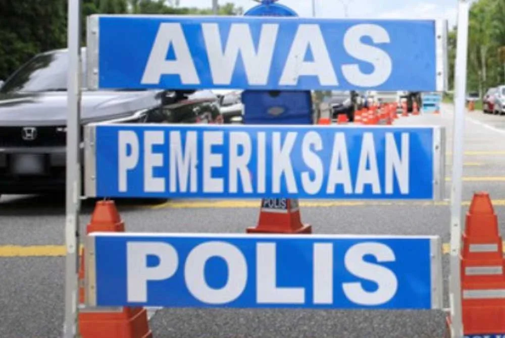Dua pelajar lelaki ditahan selepas dipercayai merempuh seorang anggota polis ketika cuba melarikan diri daripada sekatan jalan raya di Taman Panchor Jaya pada Sabtu. Gambar hiasan