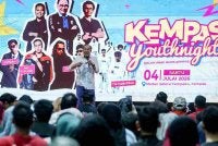 Anwar berucap pada Majlis Malam Anak Muda Kempas sempena kempen PRN Johor ke-16, pada Sabtu. Foto Bernama