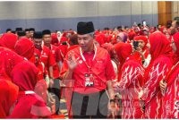 Mohamad merasmikan Mesyuarat Perwakilan Wanita, Pemuda dan Puteri UMNO Bahagian Rembau. Foto Sinar Harian