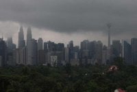 MetMalaysia mengeluarkan amaran ribut petir, hujan lebat dan angin kencang di Kuala Lumpur, Putrajaya serta lapan negeri. Gambar hiasan