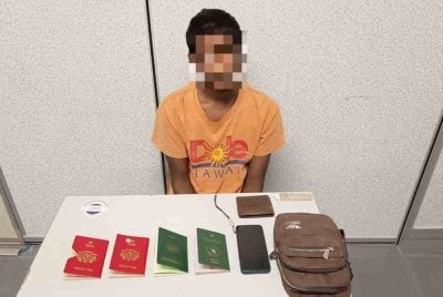 Seorang lelaki warga Bangladesh yang mendakwa memiliki dua pasport ditahan pada 4 Julai lalu. 