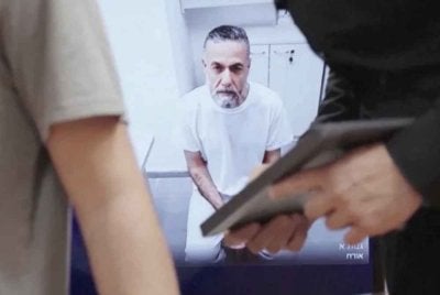 Dr Hussam dilaporkan mengalami kecederaan baharu yang serius termasuk lebam di kepala, sekitar mata, telinga dan leher sehingga sukar untuk dikenal pasti. Foto Reuters