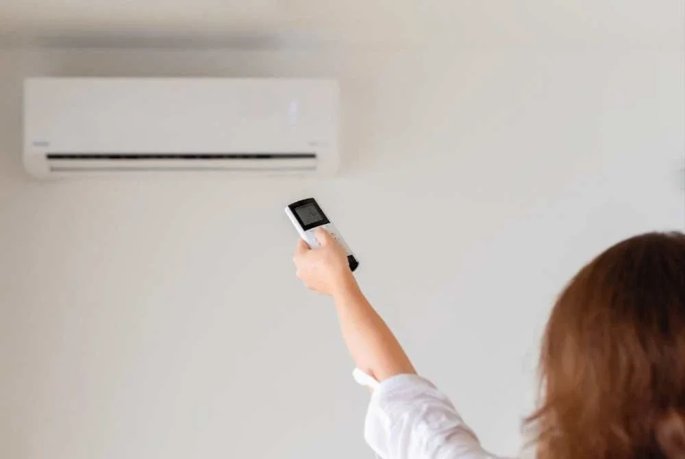 Merak Jalanan pernah baca tip penggunaan pendingin hawa iaitu tetapkan suhu antara 23°C hingga 25°C. Foto hiasan