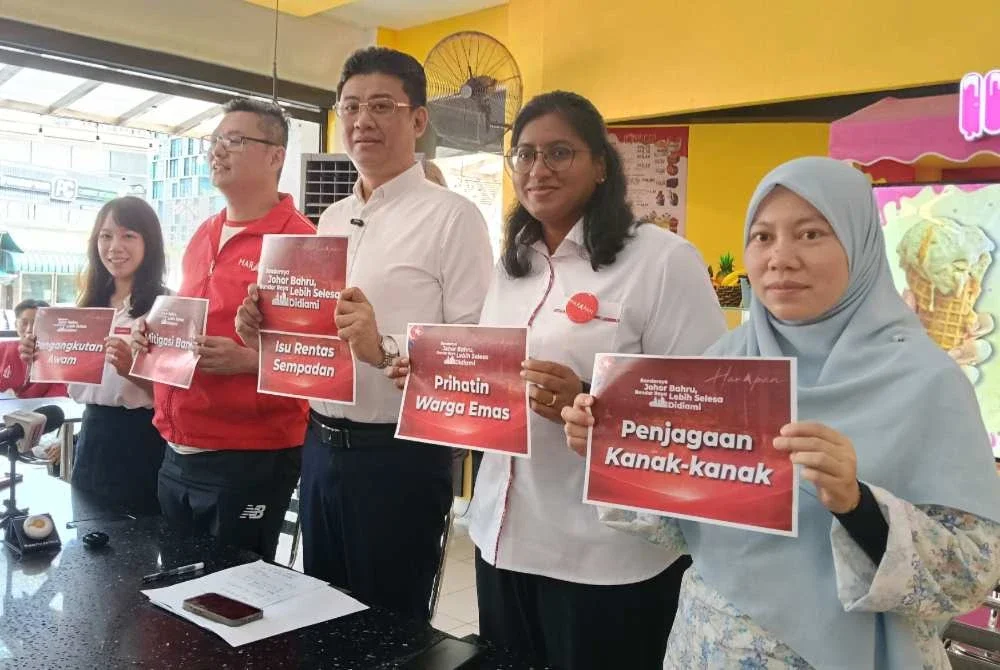 Tawaran calon PH di kawasan Greater Johor Bahru. Dari kiri: Wern Yiing, Tee Boon, Andrew, Kartiyaini dan Nor Zulaila.