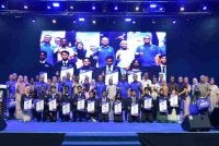 Zaliman (tengah) ketika Minggu Suai Kenal kemasukan pelajar baharu Diploma UniMAP baru-baru ini. Foto UNIMAP