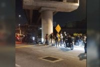 Seorang penunggang motosikal maut selepas dilanggar daripada belakang oleh sebuah kereta berdekatan HKL pada jam 6 pagi semalam.