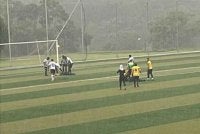 Seorang pemain maut selepas dipercayai disambar petir di Padang Kompleks Rakan Muda Lendu di sini pada petang Ahad.