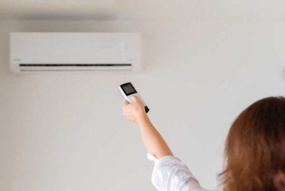 Merak Jalanan pernah baca tip penggunaan pendingin hawa iaitu tetapkan suhu antara 23°C hingga 25°C. Foto hiasan 
