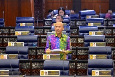 Armizan ketika hadir pada Mesyuarat Kedua, Penggal Kelima, Parlimen Ke-15 Dewan Rakyat di Bangunan Parlimen pada Isnin. Foto: Bernama 