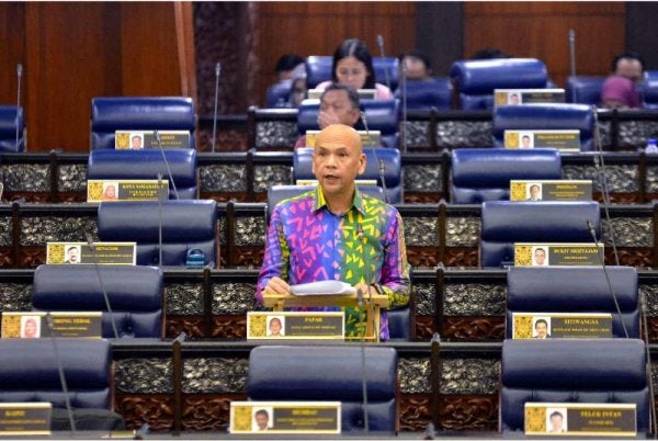 Armizan ketika hadir pada Mesyuarat Kedua, Penggal Kelima, Parlimen Ke-15 Dewan Rakyat di Bangunan Parlimen pada Isnin. Foto: Bernama 