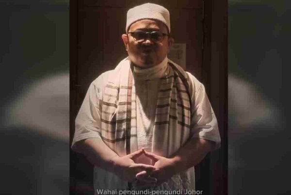 'Talkin' pilihan raya dimuat naik Shamsul Iskandar di Facebook beliau pada Isnin.