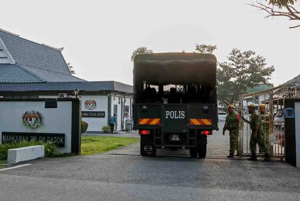 Suspek kes tikam seorang pelajar perempuan tingkatan tiga di sebuah sekolah di Banting di sini direman empat hari bermula hari ini. Foto Bernama