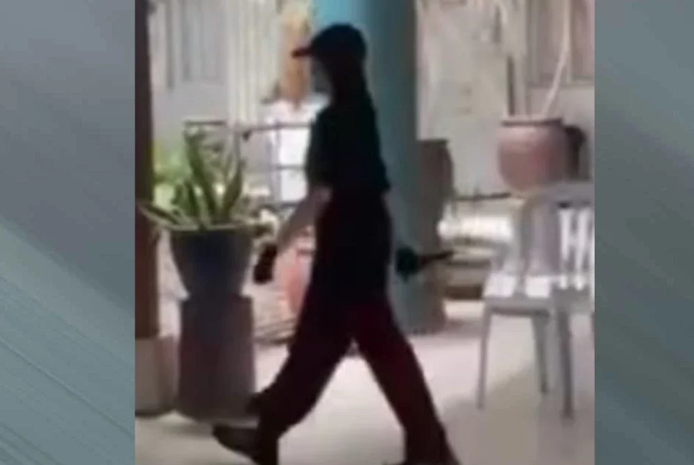 Mangsa mengenali suspek yang berusia 15 tahun itu kerana mereka pernah belajar dalam kelas yang sama ketika Tingkatan Dua.