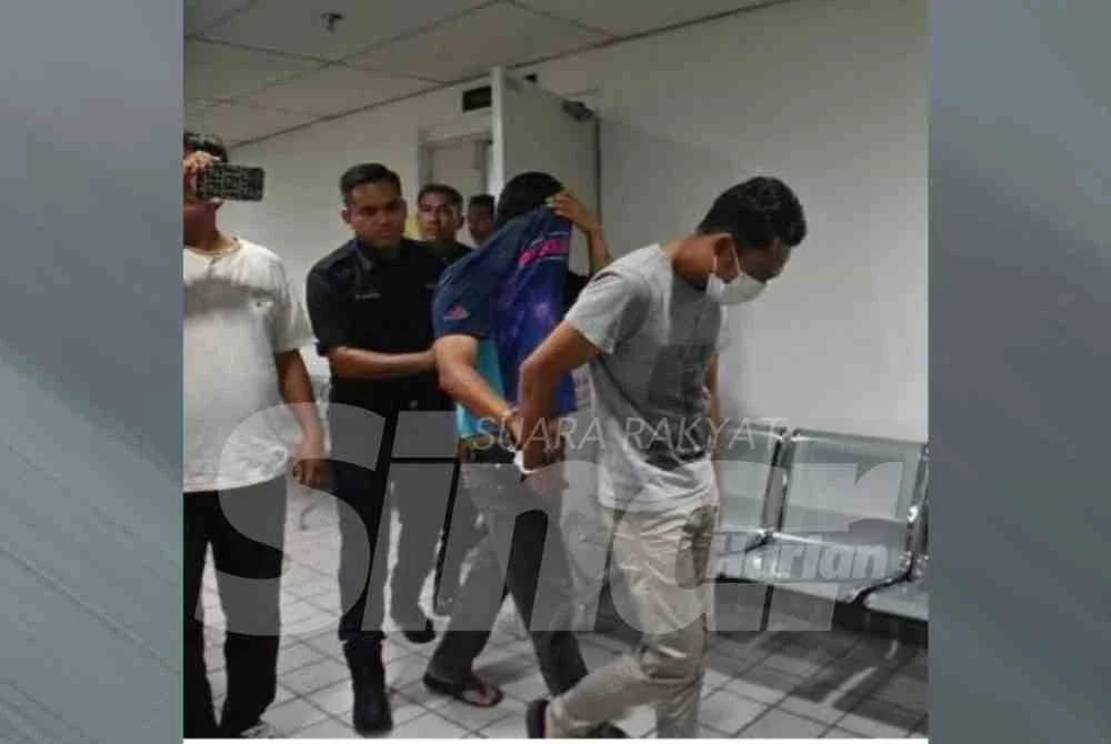 Berdasarkan pertuduhan, kedua-dua mereka didakwa memperdagangkan seorang wanita tempatan berusia 29 tahun bagi tujuan eksploitasi seks dengan cara menyalahgunakan kedudukan mangsa yang mudah terdedah kepada bahaya perbuatan pemerdagangan orang.