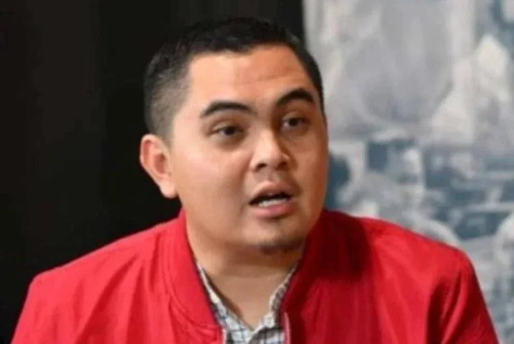 Dr Muhamad Akmal