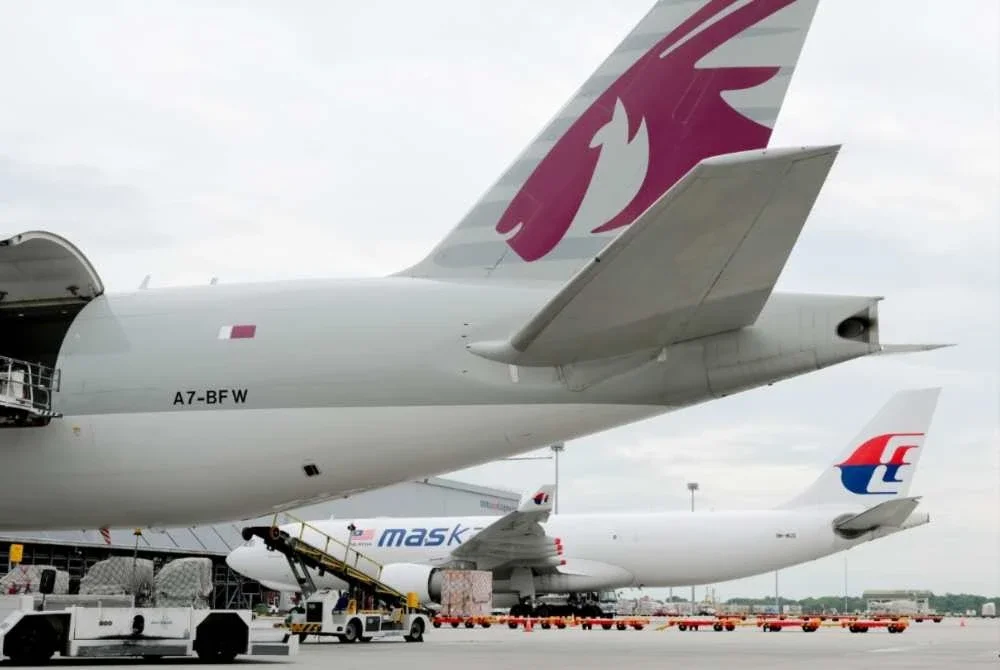 Perkhidmatan menggunakan pesawat kargo Boeing 777F Qatar Airways Cargo bagi laluan KUL-BLR-DOH-KUL menyediakan tambahan kapasiti sebanyak 200 tan kargo seminggu.