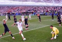 Charles De Ketelaere mudah menolak masuk gol pertama Belgium seawal minit kesembilan. Foto: Agensi
