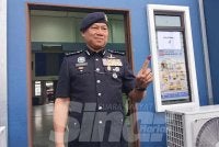 Ab Rahaman mengundi di Dewan Pasukan Simpanan Persekutuan (PSP) No. 2, Ibu Pejabat Polis Kontinjen Johor.