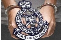 Pelakon wanita berkenaan ditahan bersama 17 individu lain ketika serbuan dijalankan Ibu Pejabat Polis Daerah Dang Wangi. - Gambar hiasan.