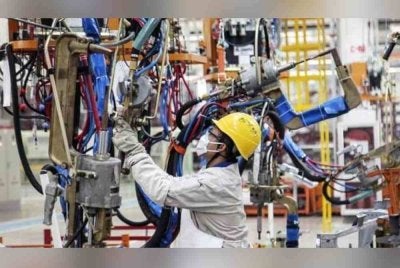 Kekurangan tenaga mahir bukan hanya tertumpu kepada subsektor berteknologi tinggi seperti E&E, semikonduktor serta automasi malah turut dirasai industri tradisional termasuk pemprosesan makanan, plastik, kimia dan fabrikasi logam. Gambar Hiasan