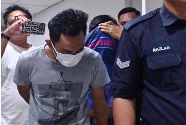 Seorang guru dan rakannya dijatuhi hukuman penjara lapan tahun serta denda RM5,000 setiap seorang oleh Mahkamah Sesyen, di sini, hari ini, selepas didapati bersalah memperdagangkan seorang wanita bagi tujuan eksploitasi seks dua tahun lepas. Foto fail Bernama. 