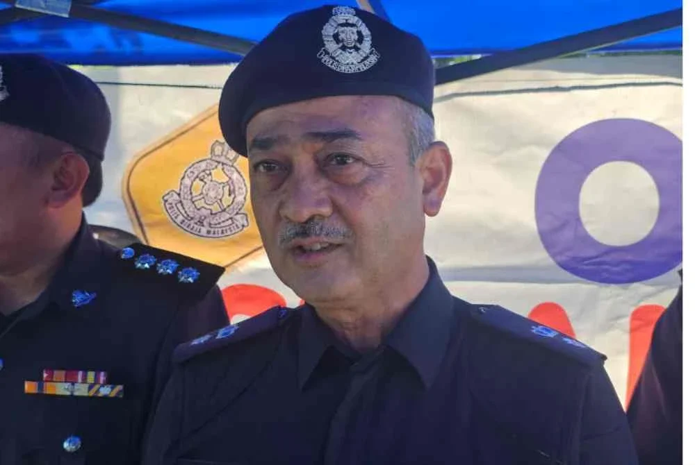 Syed Lot berkata, seorang bapa mendakwa dua anaknya menjadi mangsa buli apabila ditendang oleh seorang murid lelaki dalam kejadian di sebuah sekolah. 