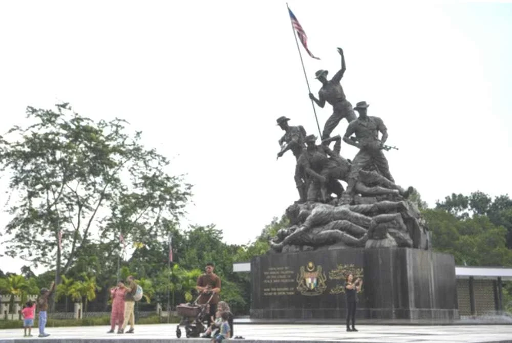 Monumen setinggi 15 meter yang siap pada 1966 hasil ilham Tunku Abdul Rahman itu bukan sekadar mercu tanda, tetapi lambang harga sebuah kemerdekaan. 