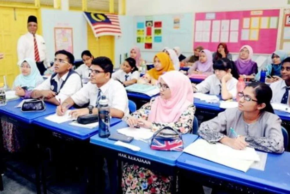Pelajar Tingkatan 6 baharu akan menerima bantuan sebanyak RM150 seorang dengan agihan dilaksanakan mulai 28 Jun hingga 27 Julai ini