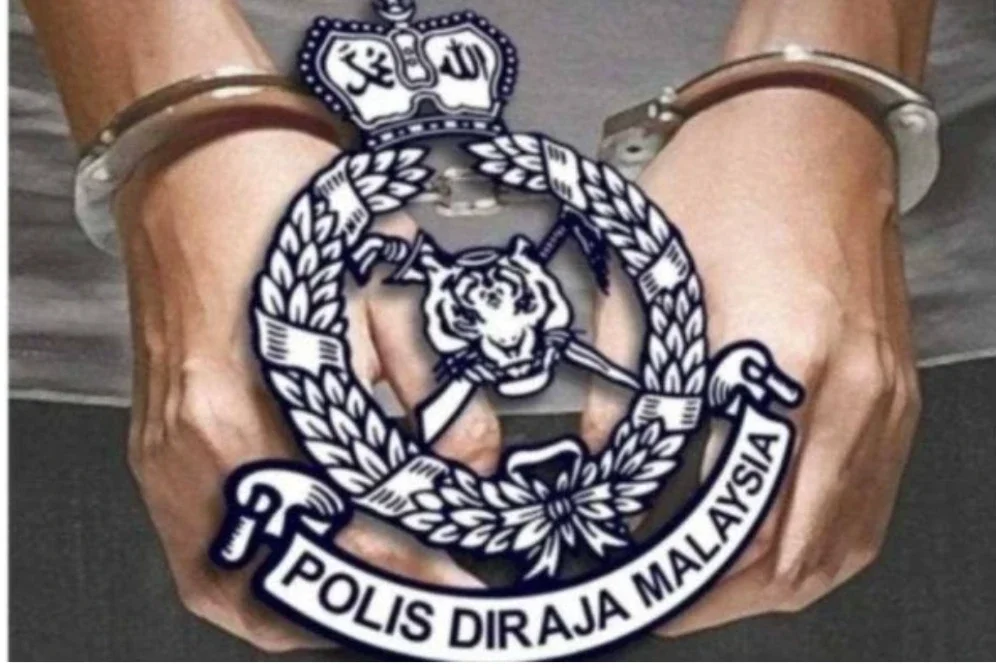 Seorang lelaki warga emas berusia 65 tahun ditahan polis selepas dipercayai mengugut seorang individu ketika mangsa sedang membuat siaran langsung menerusi aplikasi TikTok. - Gambar hiasan